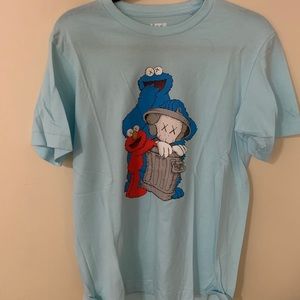 Uniqlo KAWS tee